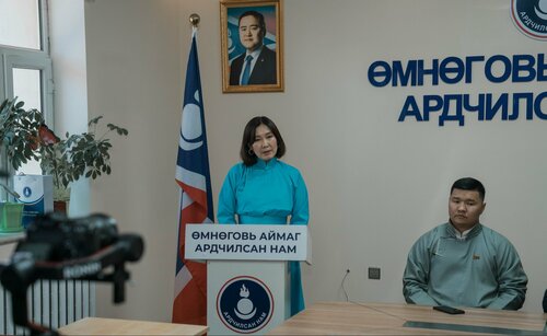 Л.Мөнхбаясгалан сонгуулийн ажлаа Өмнөговиос эхлүүлжээ